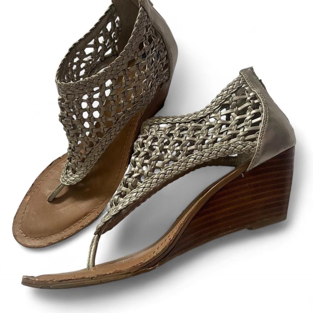 BCBG Silver Woven Faux Leather Wedge Sandals •  SIZE - 7.5 • Boho Summer Vibes